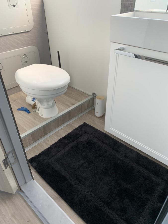 Amber Houseboat Apartment Swinoujscie Bagian luar foto